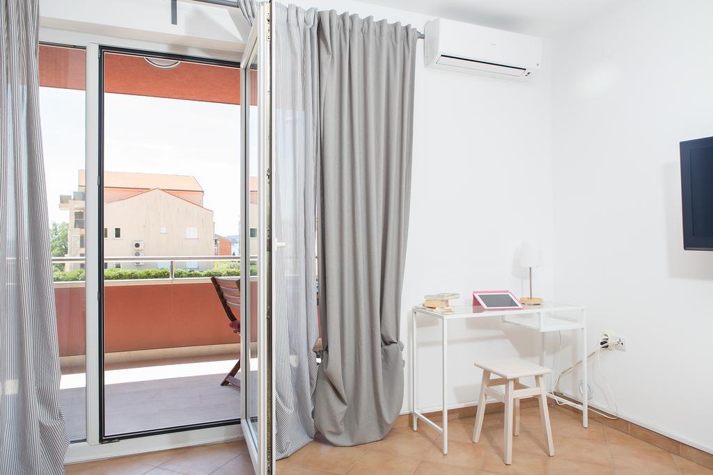 Apartments Roza Medulin Bagian luar foto